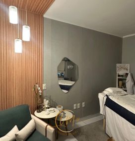 Massagem relaxante sendo aplicada em Várzea Paulista